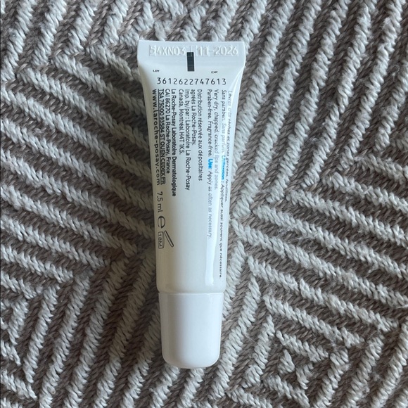 La Roche Posay Skincare Set - Picture 9 of 9